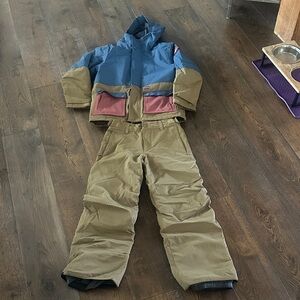 Billabong Black and Tan Outerwear Label